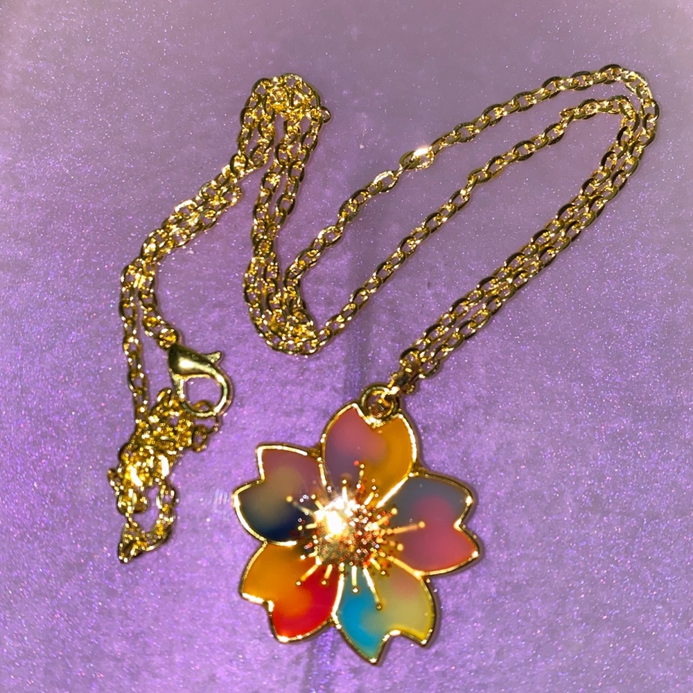 Multicolor Flower Pendant Necklace